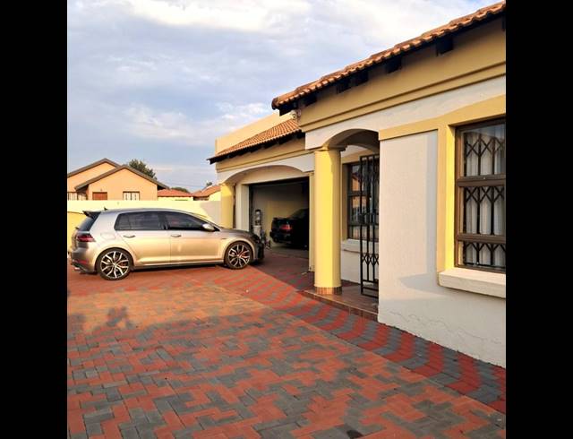 3 BEDROOM HOUSE FOR SALE IN VOSLOORUS